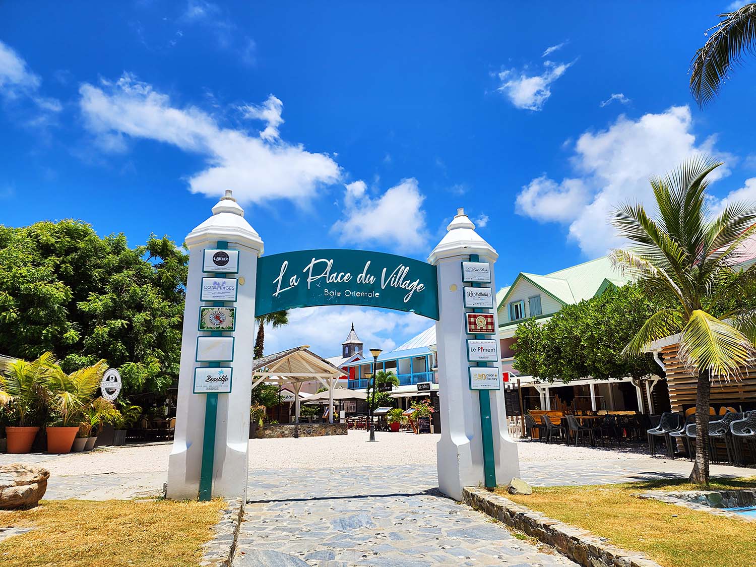 Place du Village de la Baie Orientale